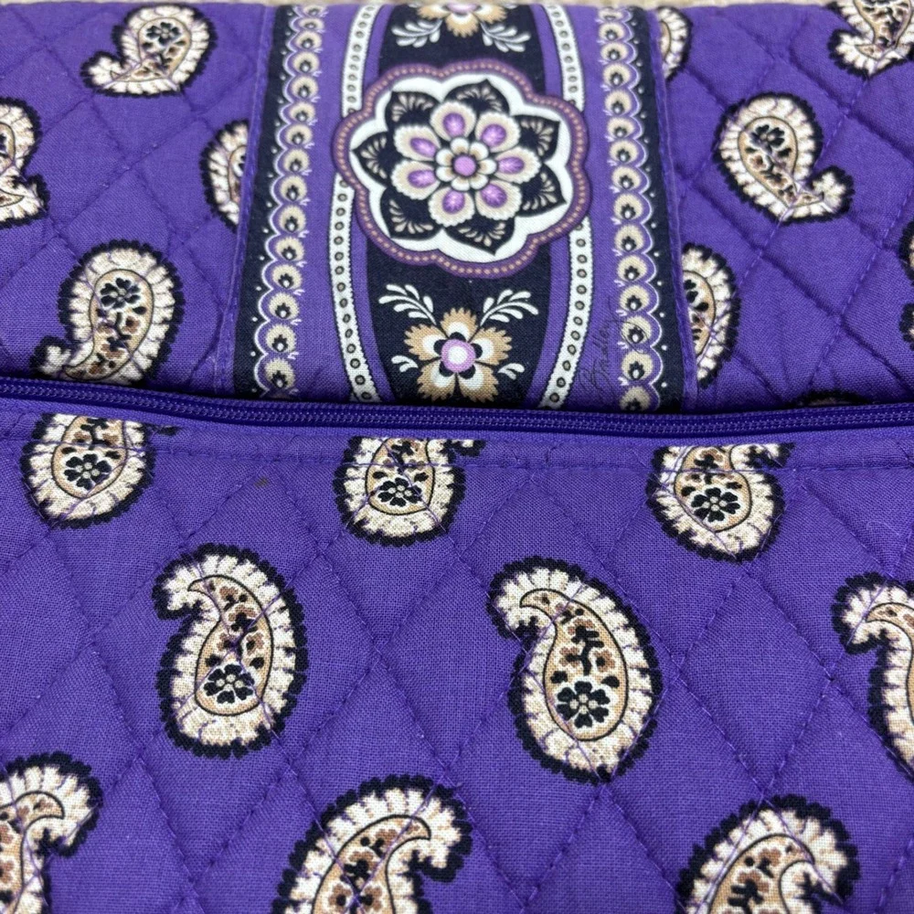 Vera Bradley Purple Paisley Quilted Messenger Bag Crossbody Shoulder Strap‎